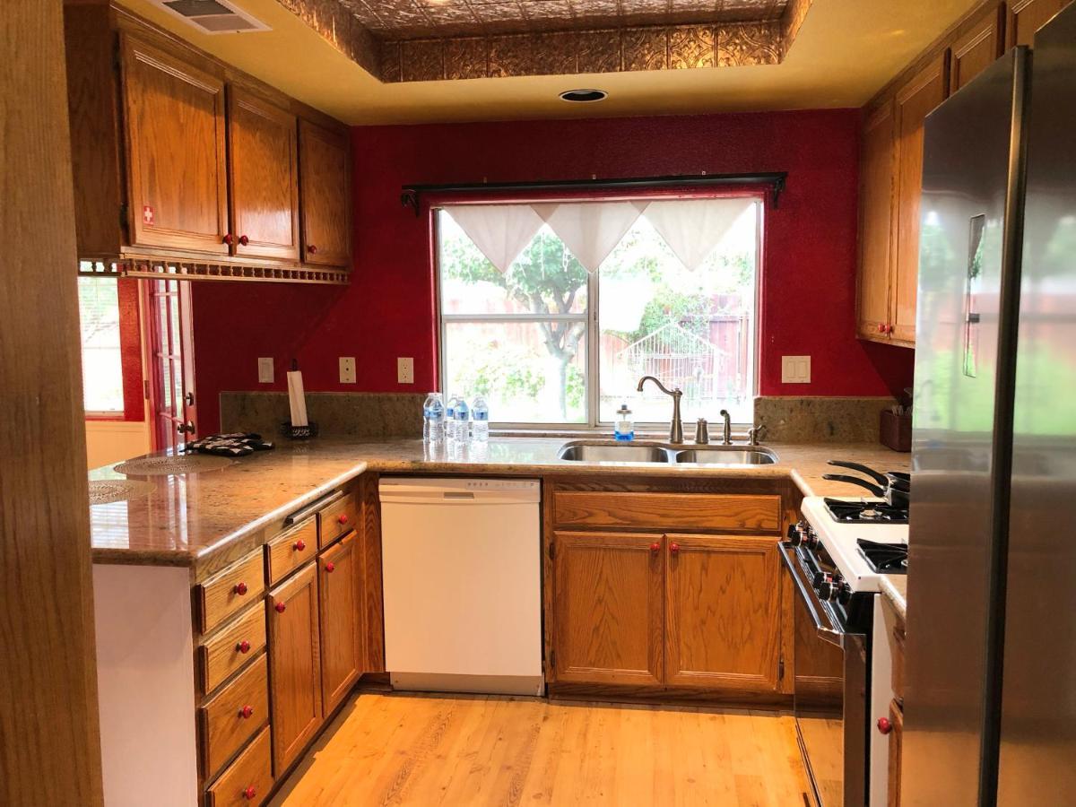 Vineyard Vista Suite With Tv And Private Bathroom Hemet Bagian luar foto